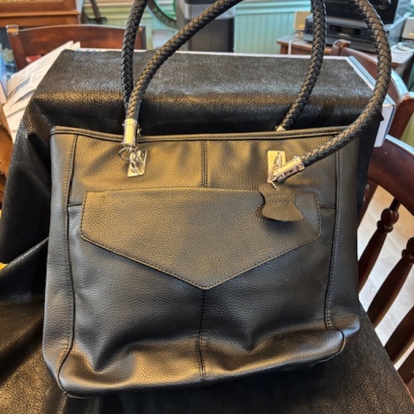 Nice Black leather hand/shoulder  bag (NWOT) - Picture 2 of 3